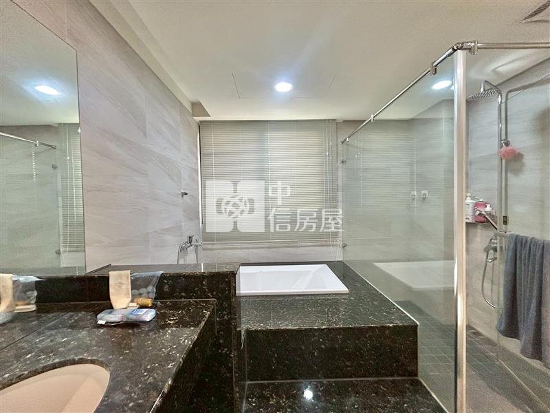 7年屋雙車精裝美墅房屋室內格局與周邊環境