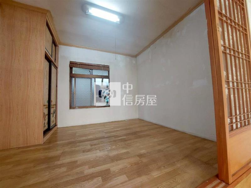 (專)體育園區旁大坪數三房+平車房屋室內格局與周邊環境