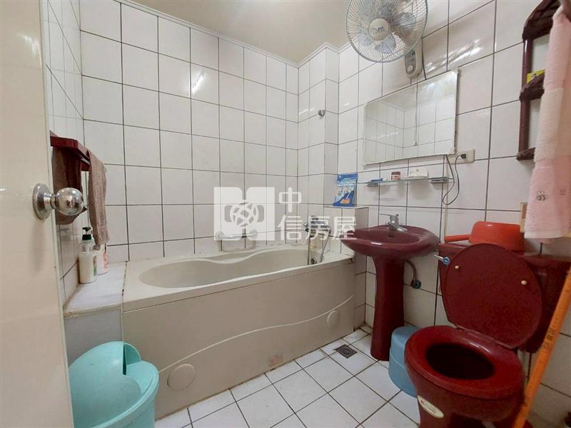 (專)體育園區旁大坪數三房+平車房屋室內格局與周邊環境