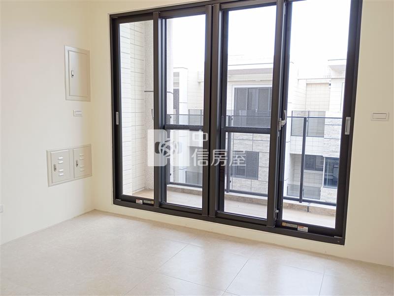 清水帝寶傳家臨路雙車透天房屋室內格局與周邊環境