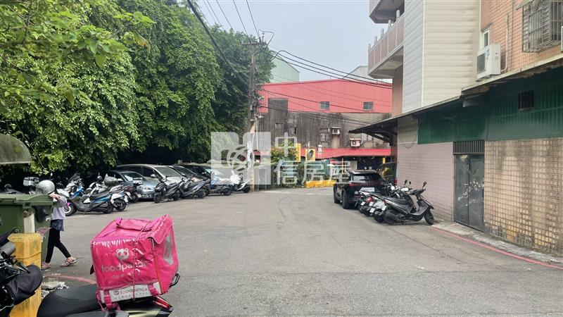 龜山區龍校街~邊間大面寬~廠房房屋室內格局與周邊環境