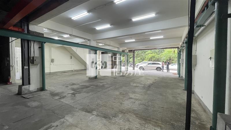 龜山區龍校街~邊間大面寬~廠房房屋室內格局與周邊環境