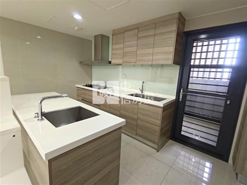 A19捷運MRT大3房+雙車位房屋室內格局與周邊環境