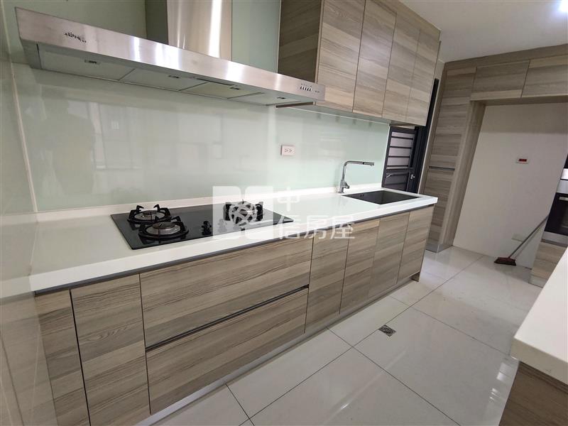 A19捷運MRT大3房+雙車位房屋室內格局與周邊環境