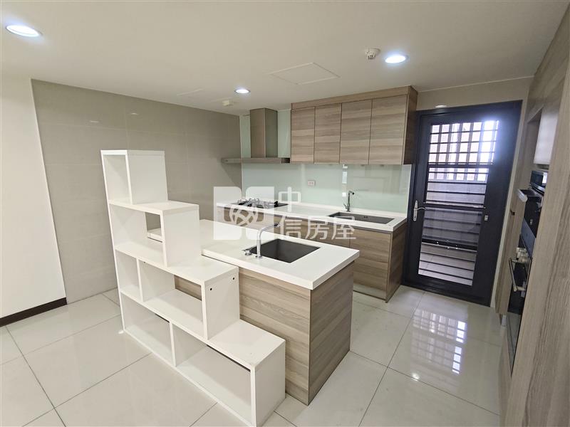 A19捷運MRT大3房+雙車位房屋室內格局與周邊環境