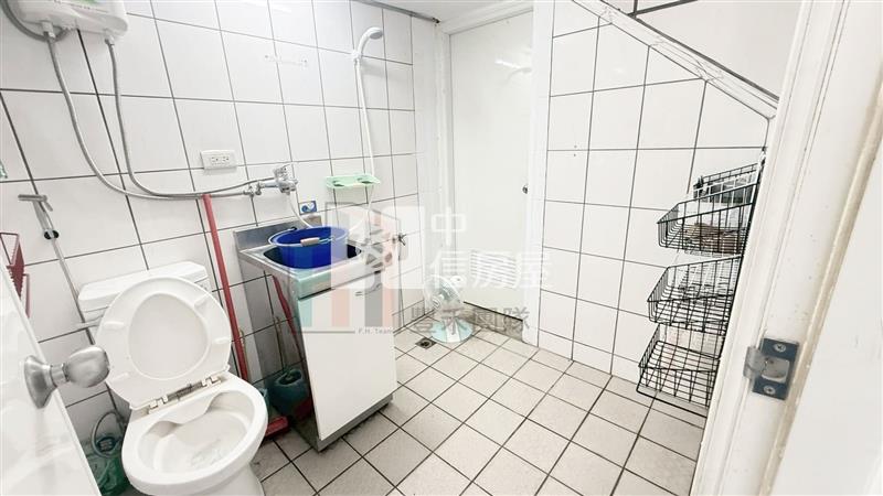 【豐禾】(專)信義國小旁稀有透天店面房屋室內格局與周邊環境