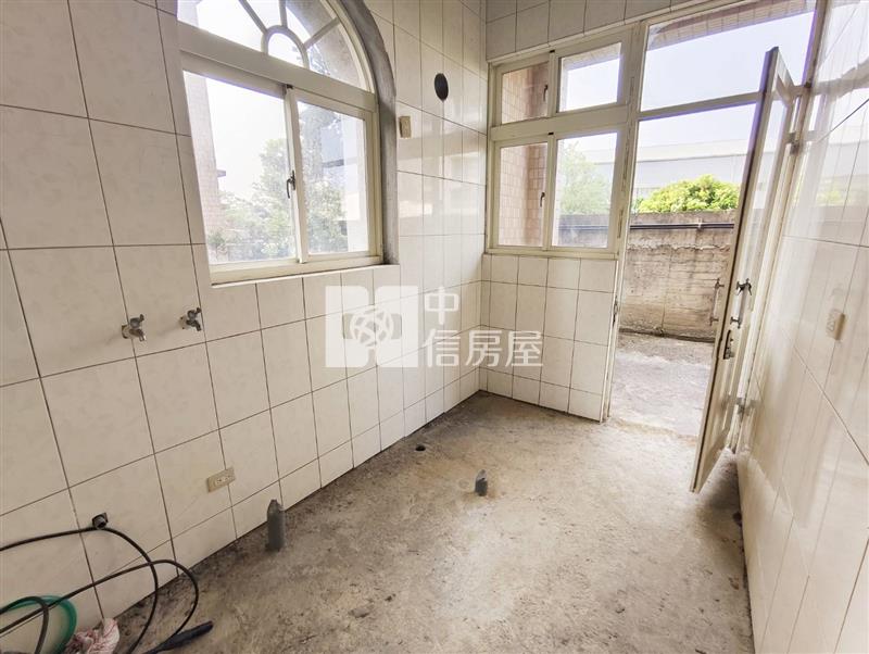 近青埔合法獨棟美農舍房屋室內格局與周邊環境