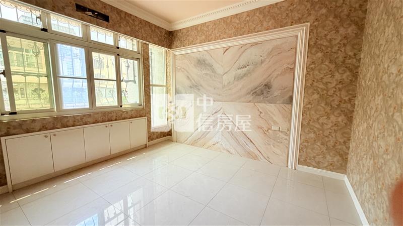 萬丹市中心雙車別墅房屋室內格局與周邊環境