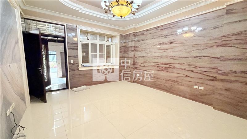 萬丹市中心雙車別墅房屋室內格局與周邊環境