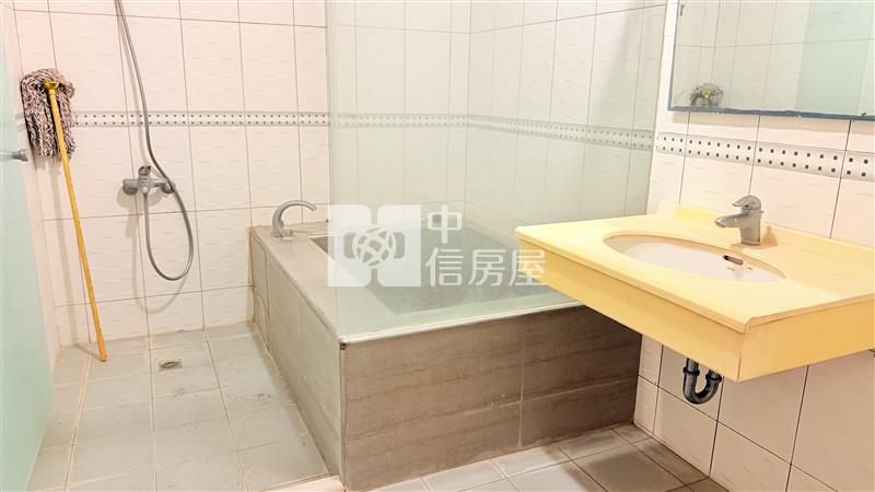 萬丹市中心雙車別墅房屋室內格局與周邊環境