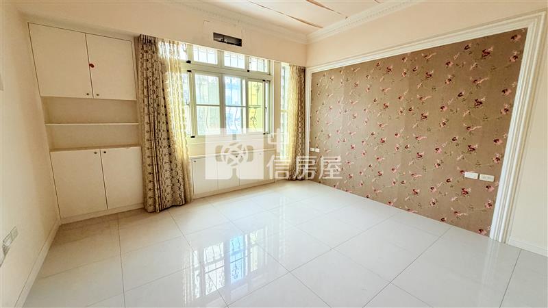 萬丹市中心雙車別墅房屋室內格局與周邊環境