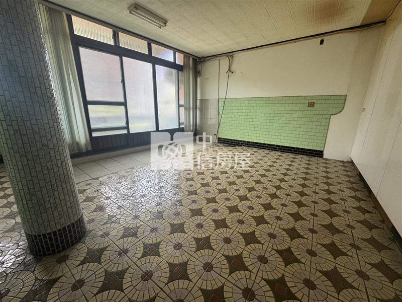 中平國小大地坪透天房屋室內格局與周邊環境