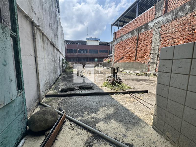 中平國小大地坪透天房屋室內格局與周邊環境