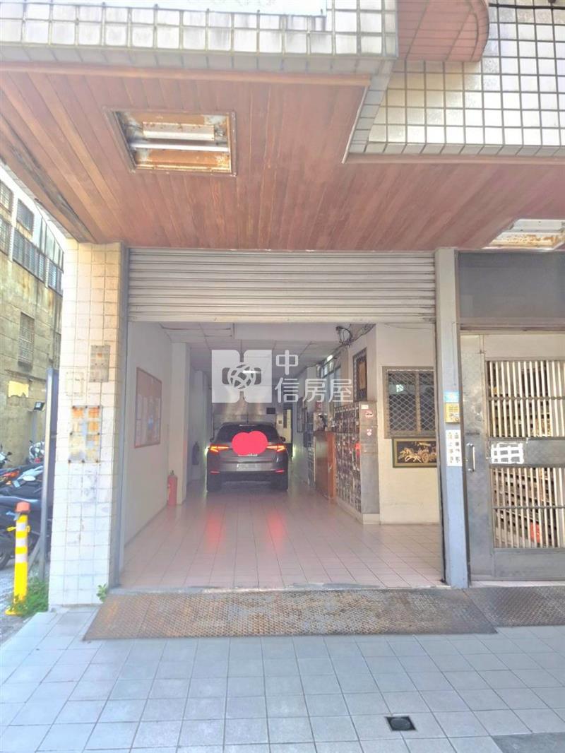 (專)東區超夯1F邊間有庭院套房+車位房屋室內格局與周邊環境