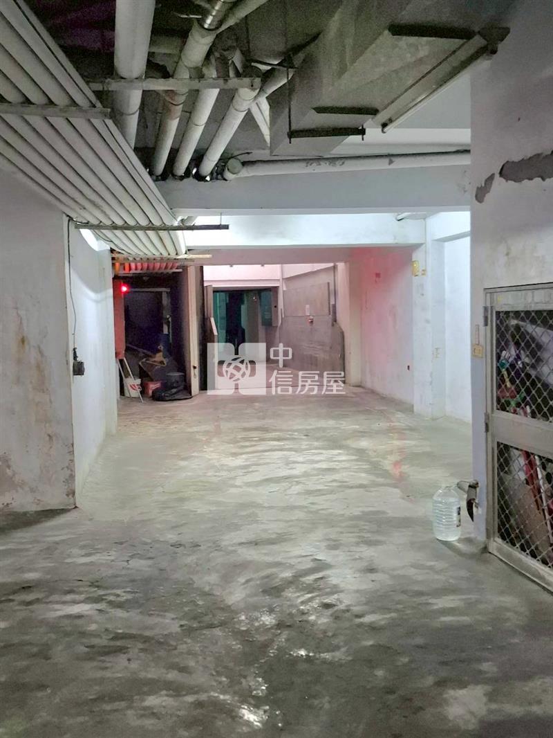 (專)東區超夯1F邊間有庭院套房+車位房屋室內格局與周邊環境