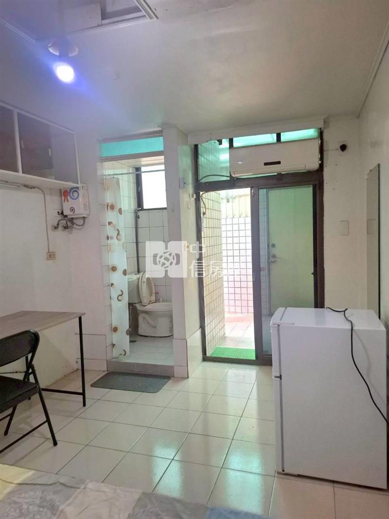 (專)東區超夯1F邊間有庭院套房+車位房屋室內格局與周邊環境