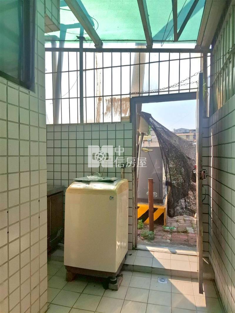 (專)東區超夯1F邊間有庭院套房+車位房屋室內格局與周邊環境