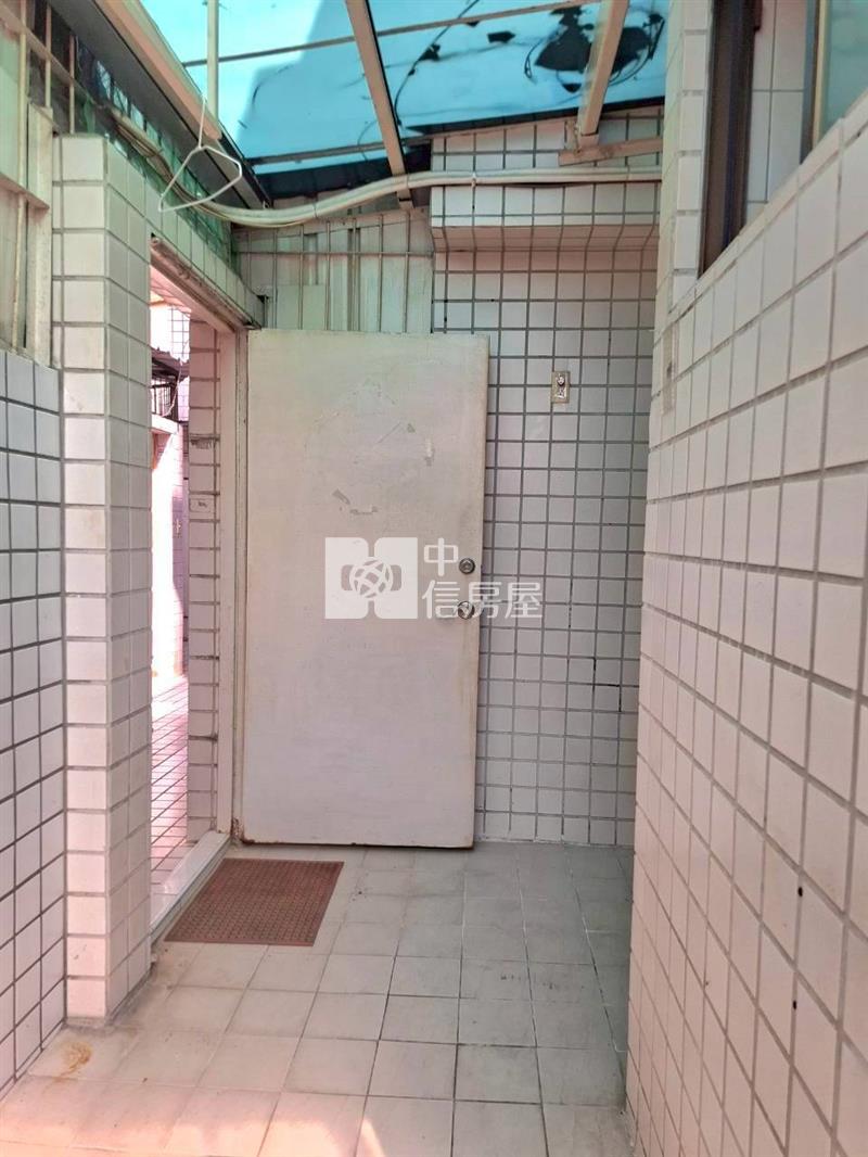 (專)東區超夯1F邊間有庭院套房+車位房屋室內格局與周邊環境