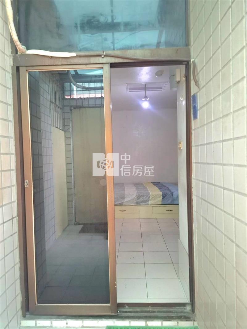 (專)東區超夯1F邊間有庭院套房+車位房屋室內格局與周邊環境