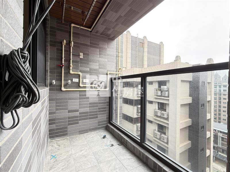 八擴全新景觀2房+車位衛浴開窗房屋室內格局與周邊環境