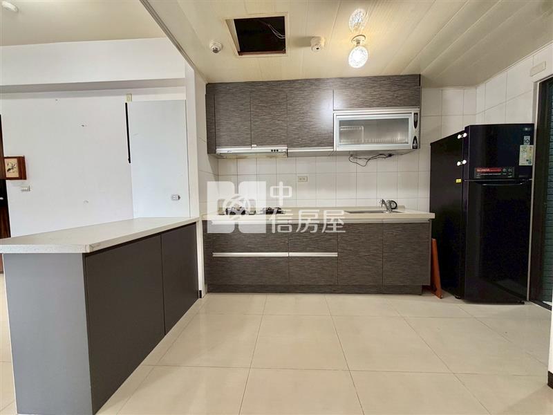 潭子佳茂大兩房車位房屋室內格局與周邊環境