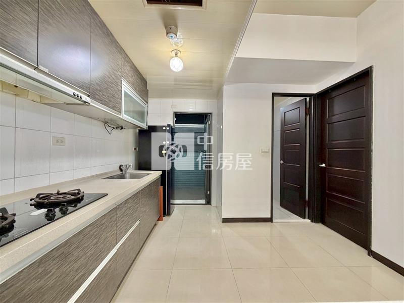 潭子佳茂大兩房車位房屋室內格局與周邊環境