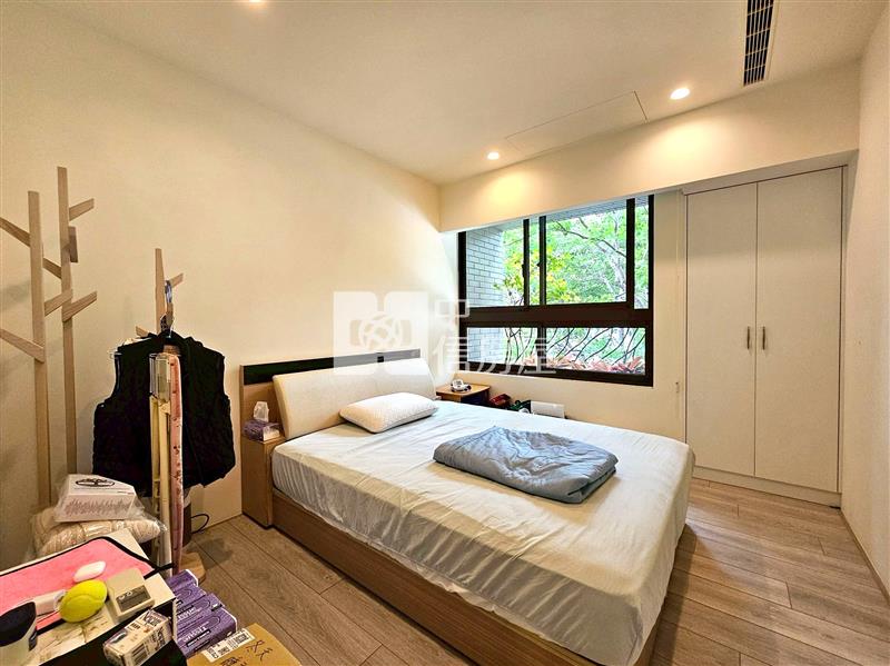 龍寶仁美臻邸樹梢戶雙平車連號房屋室內格局與周邊環境