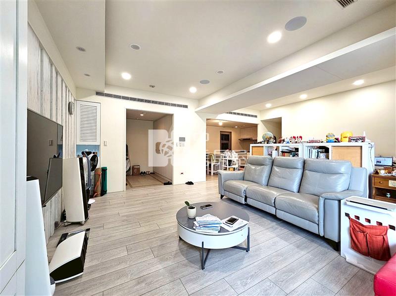 龍寶仁美臻邸樹梢戶雙平車連號房屋室內格局與周邊環境