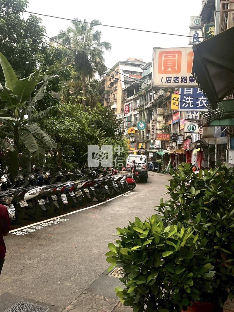 ●仁愛區南榮路店面房屋室內格局與周邊環境