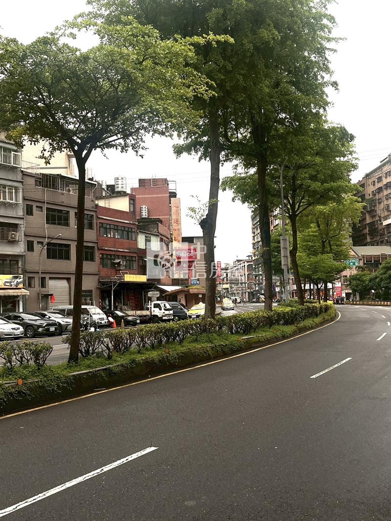 ●仁愛區南榮路2樓房屋室內格局與周邊環境