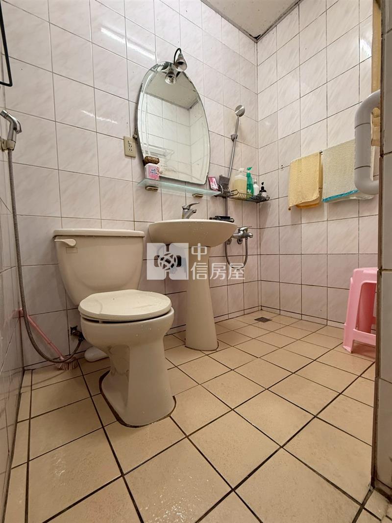 崇倫國中豐富公園低總價活路透天房屋室內格局與周邊環境