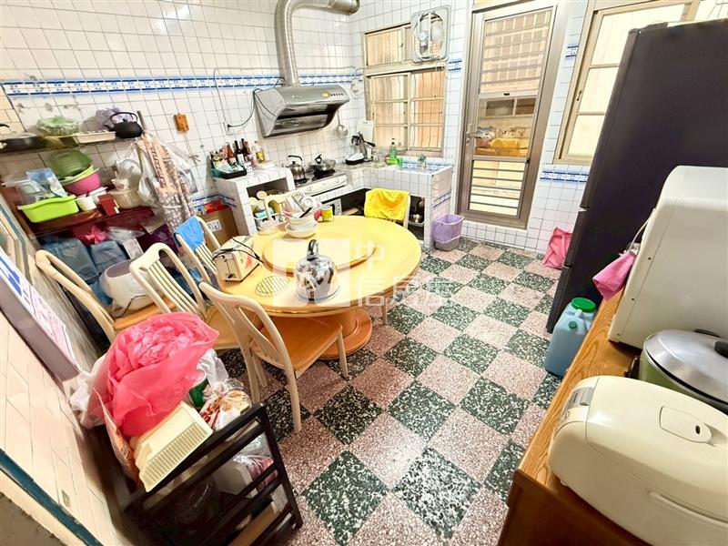 崇倫國中豐富公園低總價活路透天房屋室內格局與周邊環境