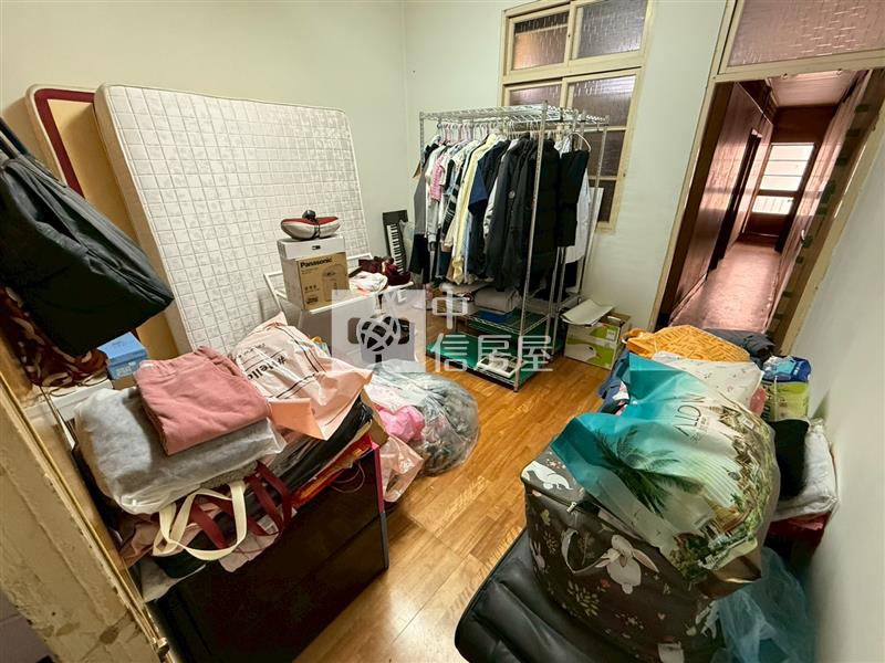 崇倫國中豐富公園低總價活路透天房屋室內格局與周邊環境