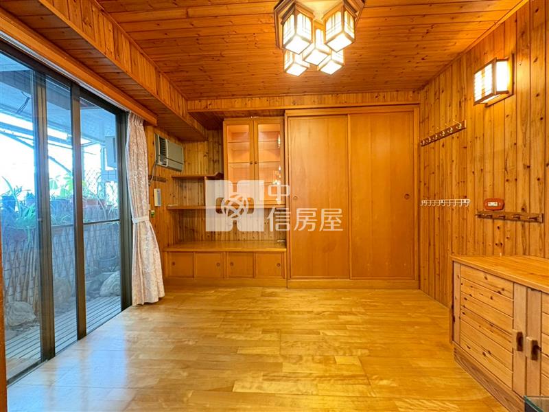 綠園道270度無敵視野景觀四房獨立平車房屋室內格局與周邊環境