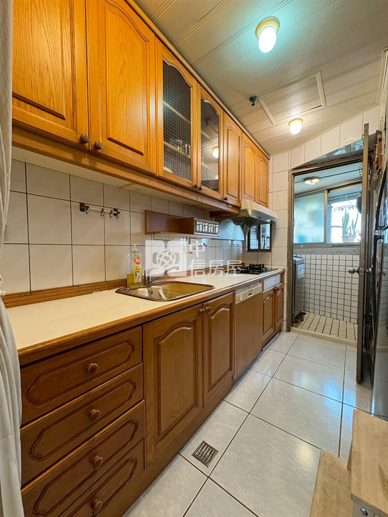 綠園道270度無敵視野景觀四房獨立平車房屋室內格局與周邊環境