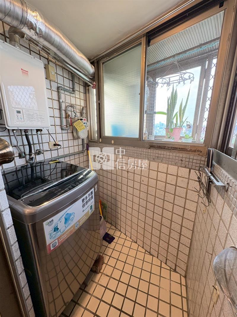 綠園道270度無敵視野景觀四房獨立平車房屋室內格局與周邊環境