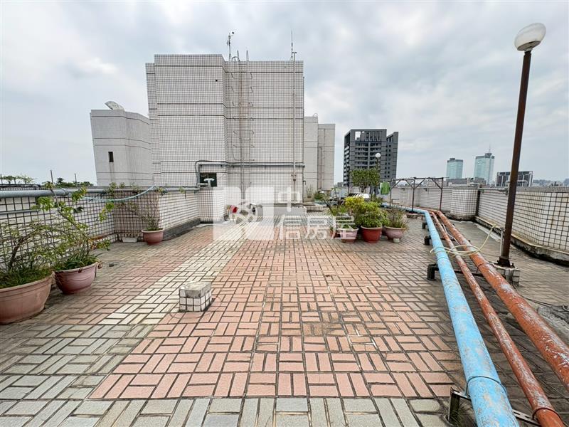 綠園道270度無敵視野景觀四房獨立平車房屋室內格局與周邊環境