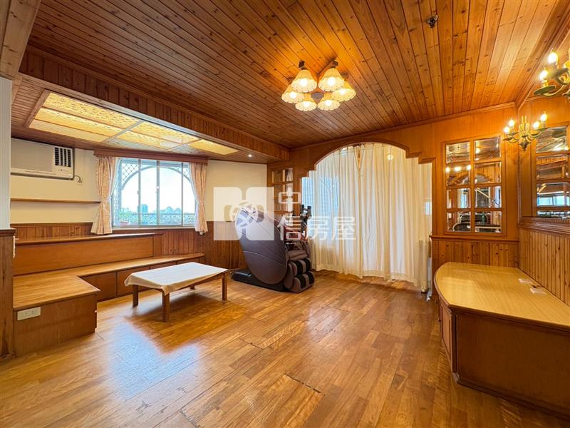 綠園道270度無敵視野景觀四房獨立平車房屋室內格局與周邊環境