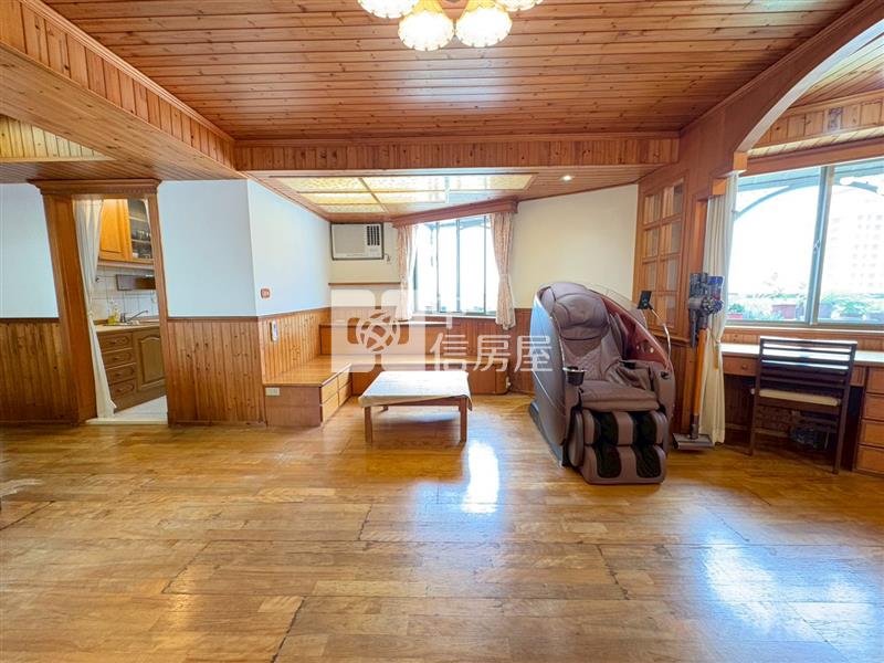 綠園道270度無敵視野景觀四房獨立平車房屋室內格局與周邊環境