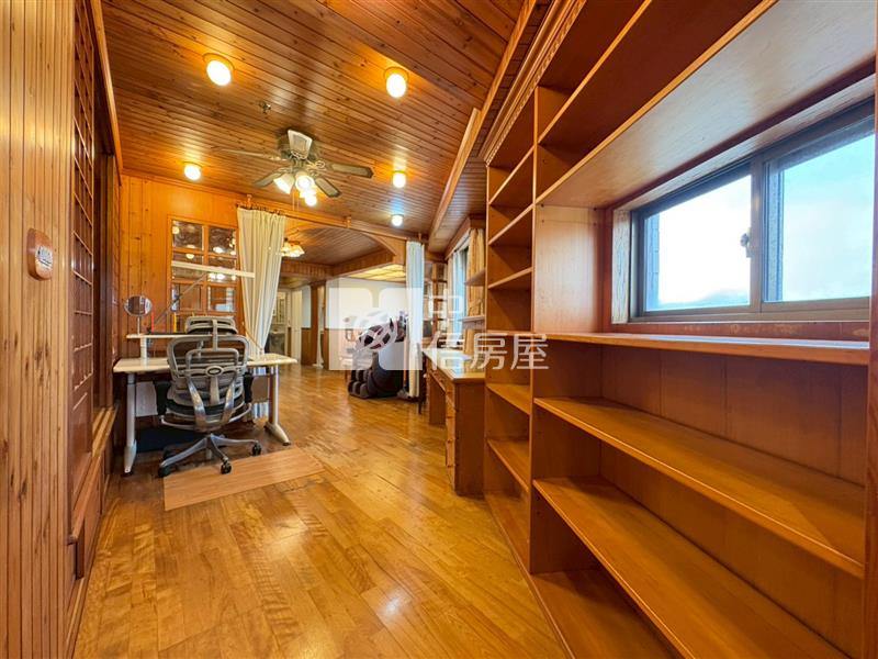 綠園道270度無敵視野景觀四房獨立平車房屋室內格局與周邊環境