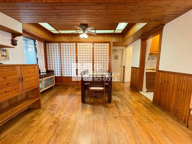 綠園道270度無敵視野景觀四房獨立平車房屋室內格局與周邊環境