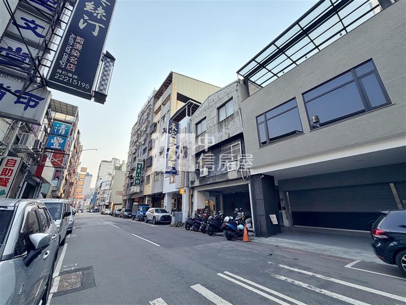 台中公園商二收租透店房屋室內格局與周邊環境