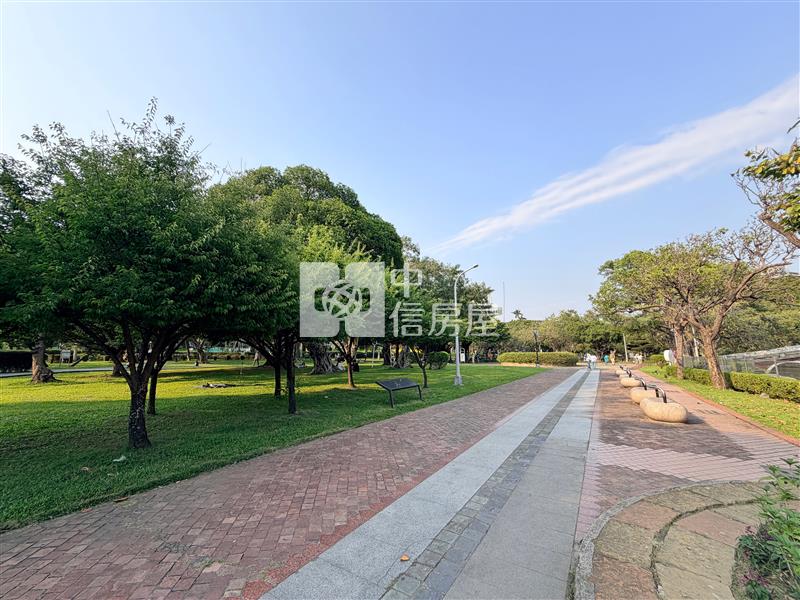 台中公園商二收租透店房屋室內格局與周邊環境