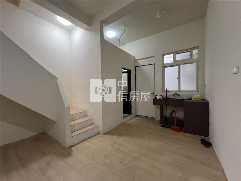 龜山后街商圈旁整新透天-1房屋室內格局與周邊環境