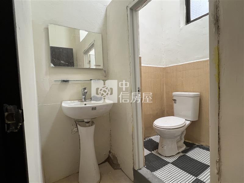 龜山后街商圈旁整新透天-1房屋室內格局與周邊環境