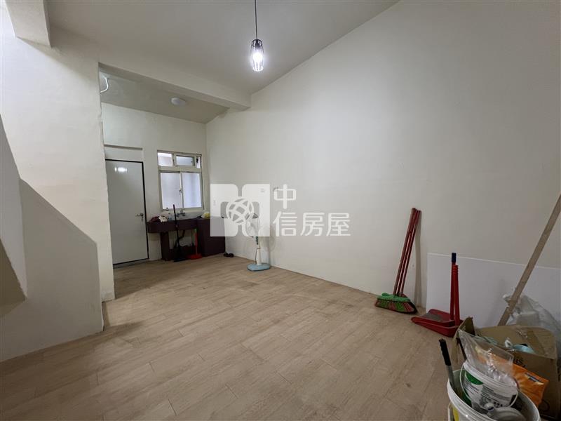 龜山后街商圈旁整新透天-1房屋室內格局與周邊環境