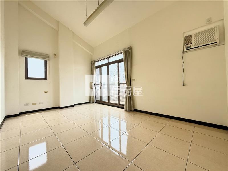 葳格高中大爺當家大地坪雙車豪墅房屋室內格局與周邊環境