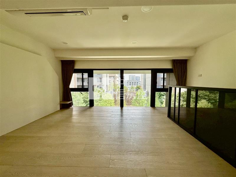 單元二樹禾院臨路雙車電梯豪墅房屋室內格局與周邊環境