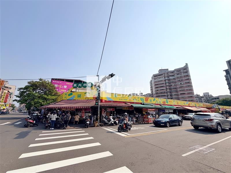 四維國小捷運住二建地房屋室內格局與周邊環境