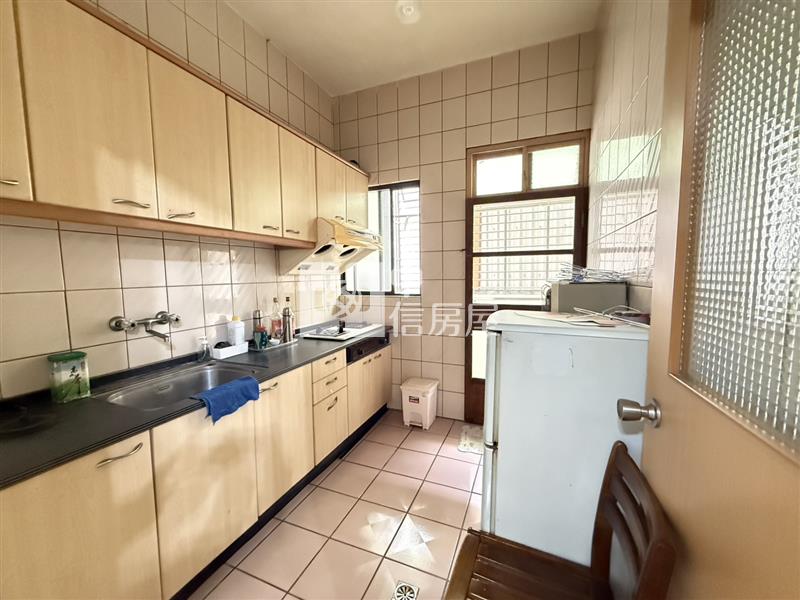 信義國小旁漂亮3房公寓房屋室內格局與周邊環境